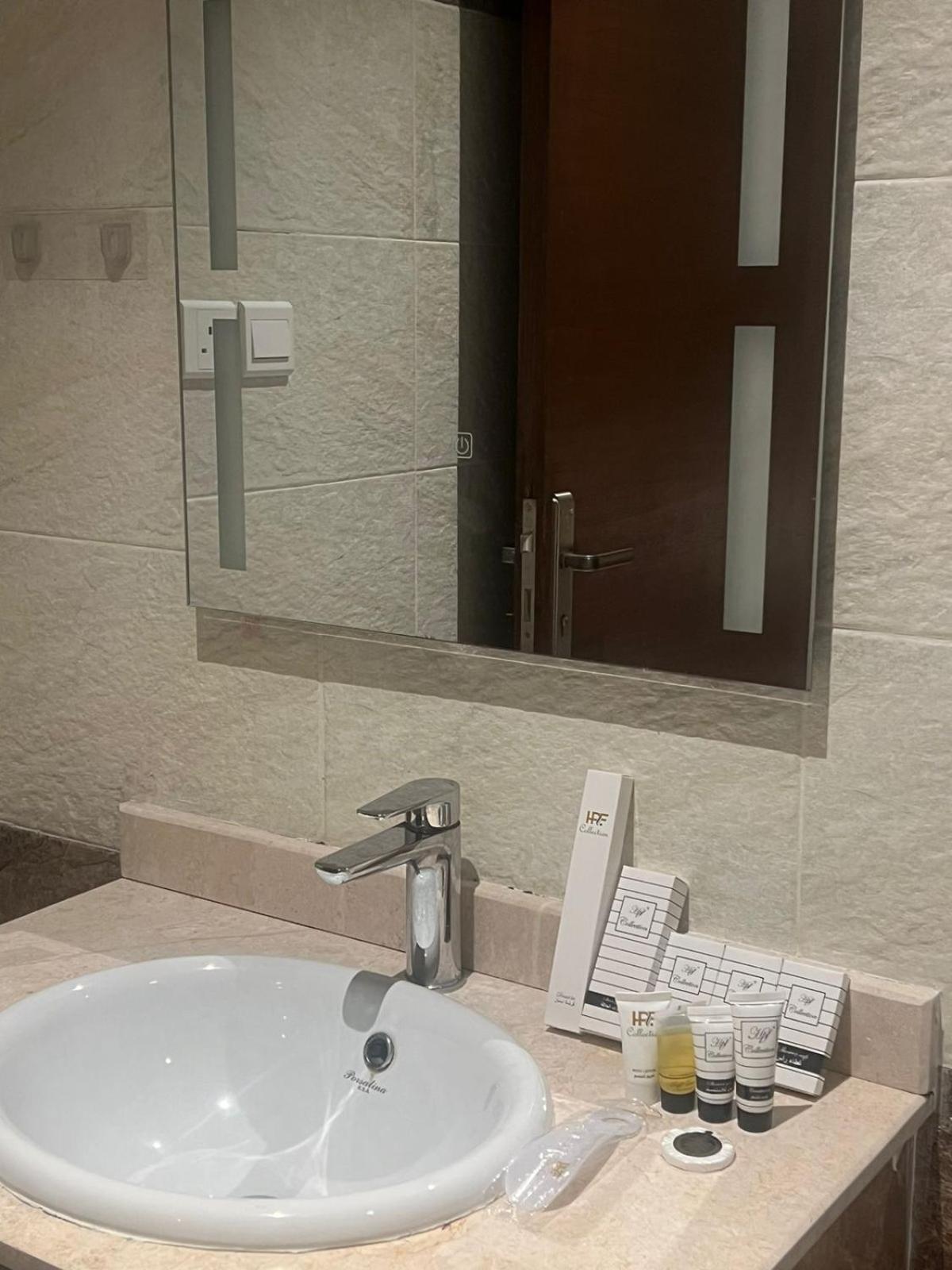 أجنحة أكاسيا الفندقية - الستين مع قريش Jeddah